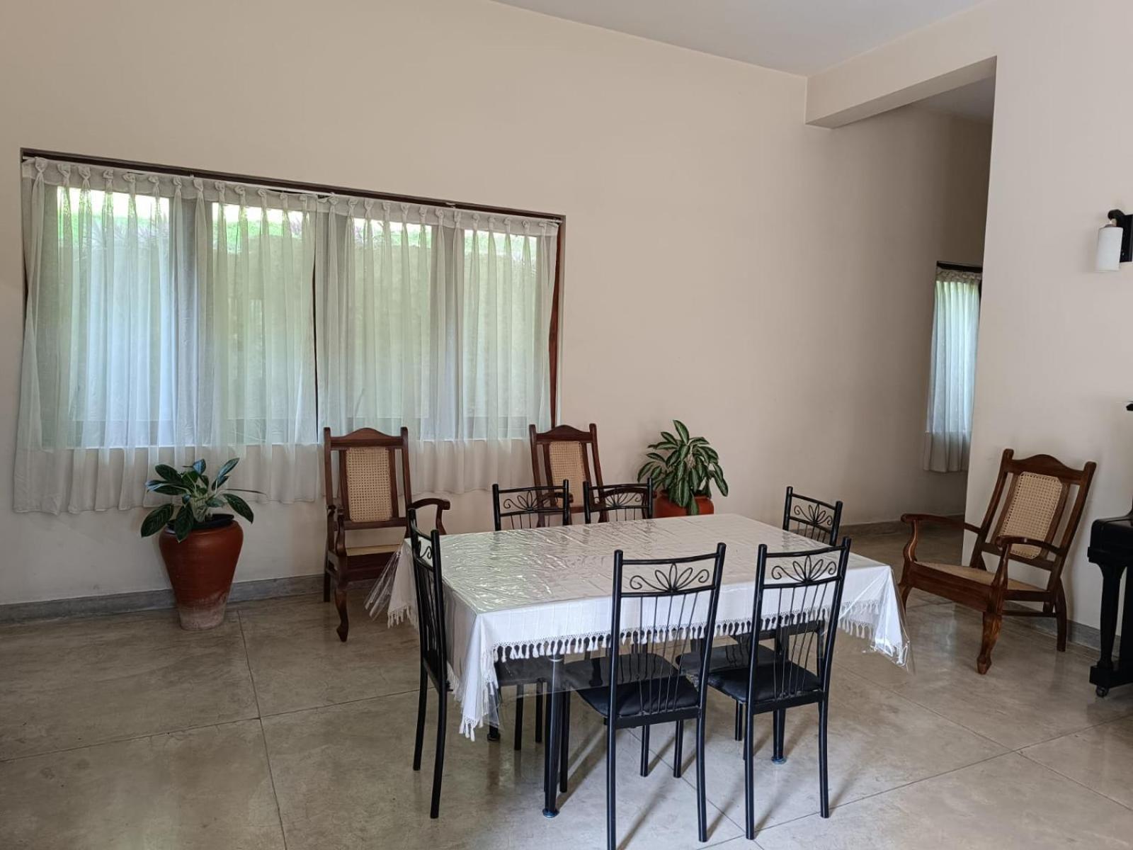 Shalom Daire Peradeniya Dış mekan fotoğraf